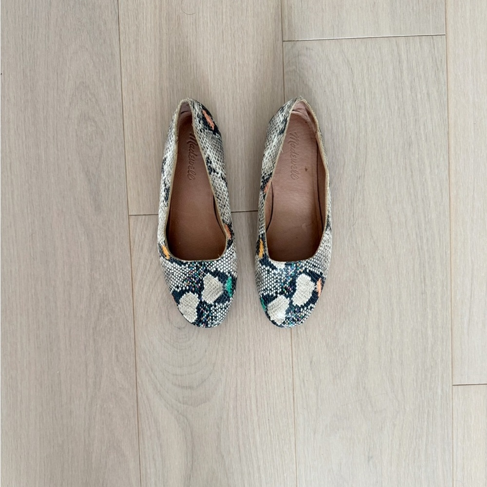 Madewell Snakeskin Patterned Flats, SZ 7 (runs large)